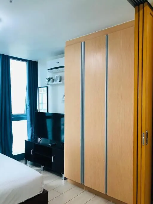 One Uptown Residence Infront Grand Hyatt 1Br, Washer,Fast Wifi Manila