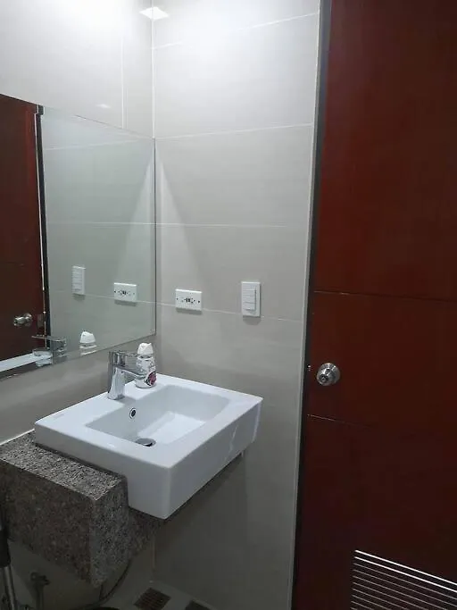 Apartment One Uptown Residence Infront Grand Hyatt 1Br, Washer,Fast Wifi Manila