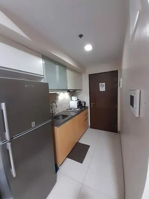 One Uptown Residence Infront Grand Hyatt 1Br, Washer,Fast Wifi Manila Apartment