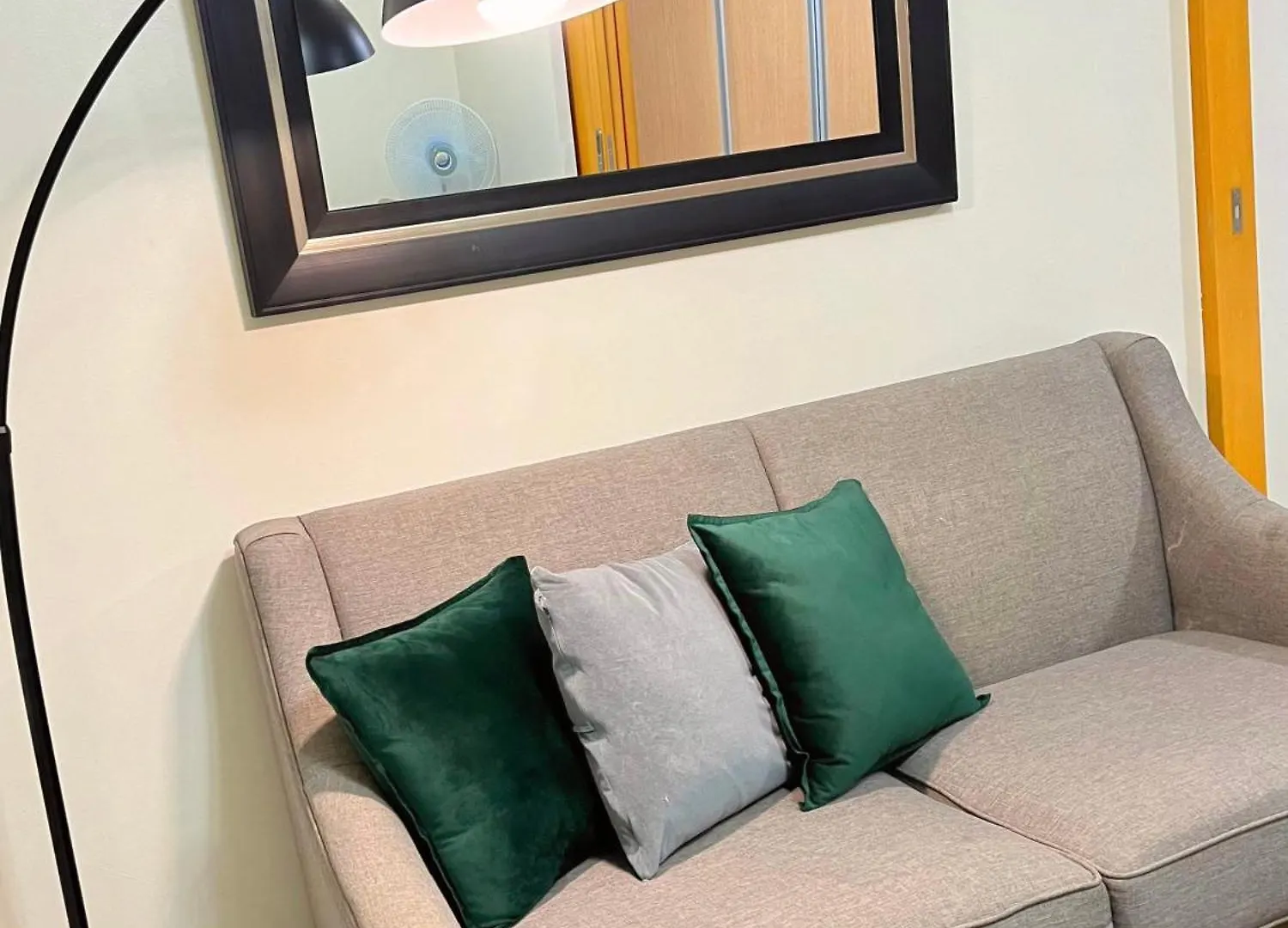 One Uptown Residence Infront Grand Hyatt 1Br, Washer,Fast Wifi Manila 0*,  Philippines
